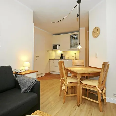 Strandstrasse 32 35 アパート